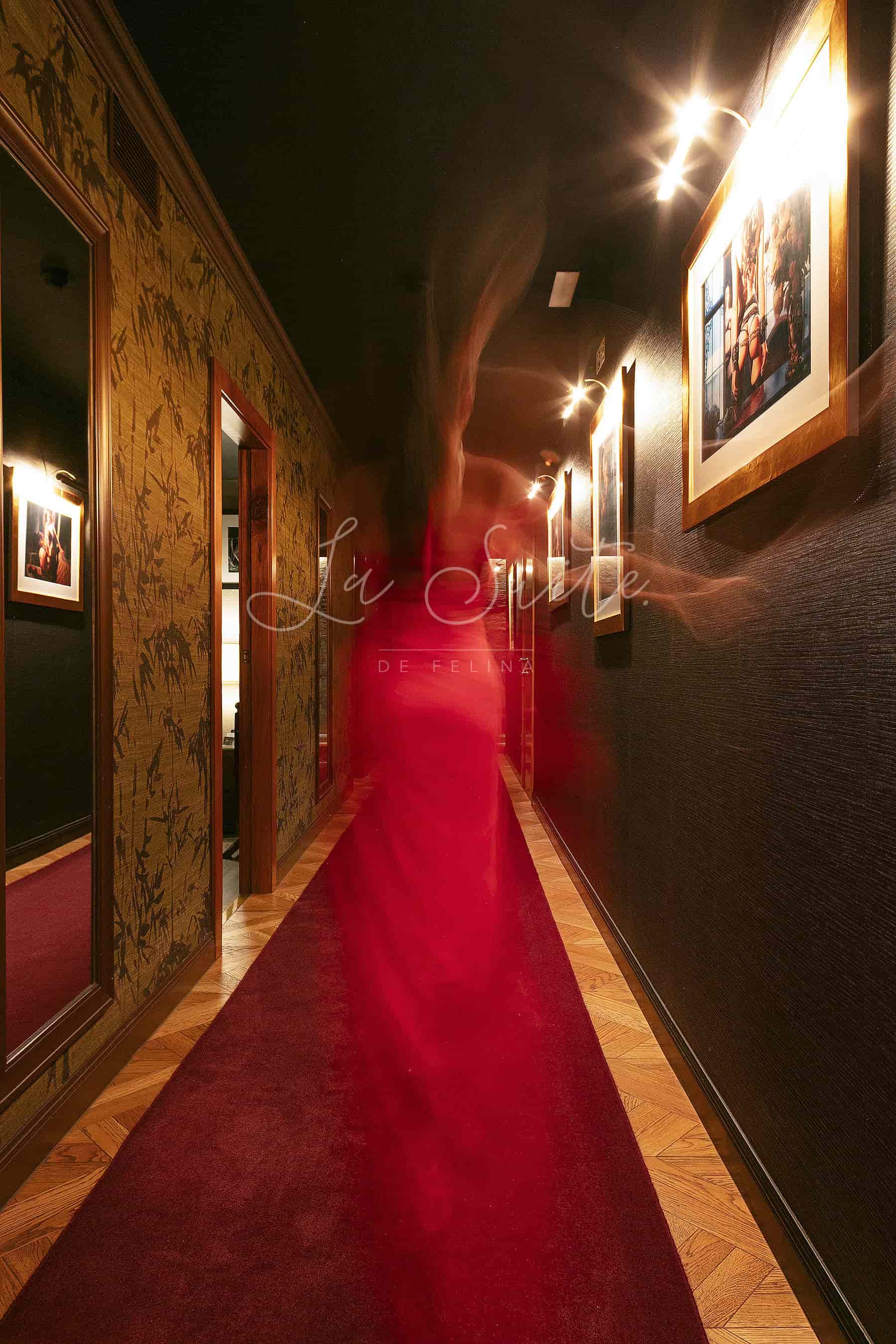 Lujosa casa de escorts con decoración elegante en La Suite, Barcelona