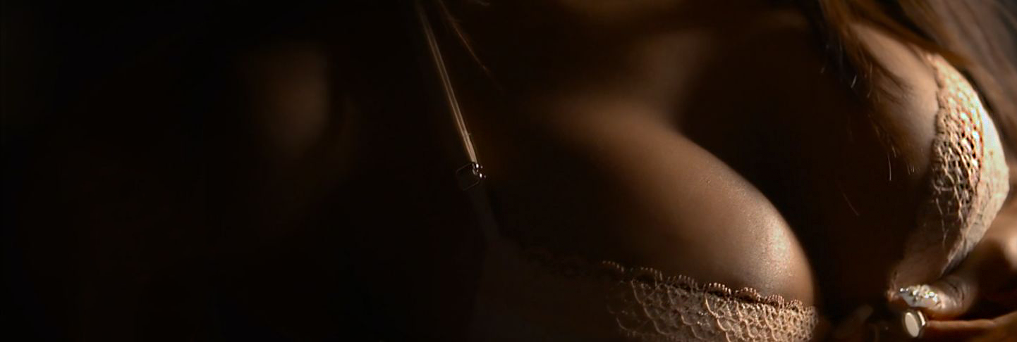 Escorte aux seins naturels dans le bordel La Suite Barcelona